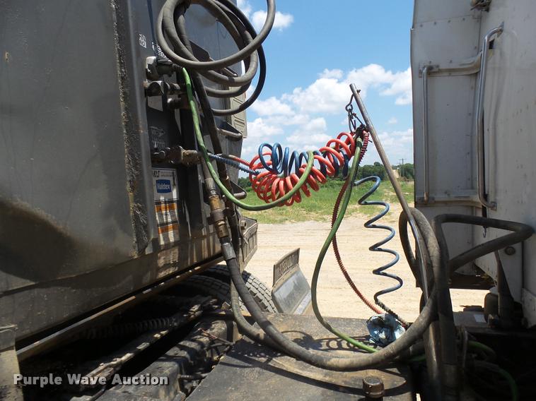 image for item CA9034 2007 Aulick 4270542 live bottom trailer