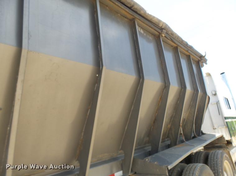 image for item CA9034 2007 Aulick 4270542 live bottom trailer