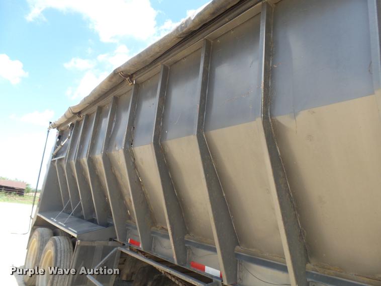 image for item CA9034 2007 Aulick 4270542 live bottom trailer