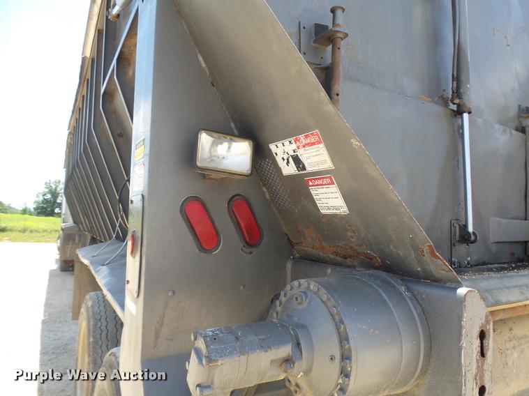 image for item CA9034 2007 Aulick 4270542 live bottom trailer