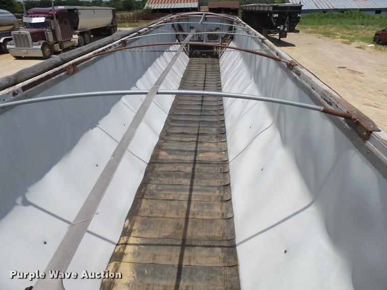 image for item CA9034 2007 Aulick 4270542 live bottom trailer