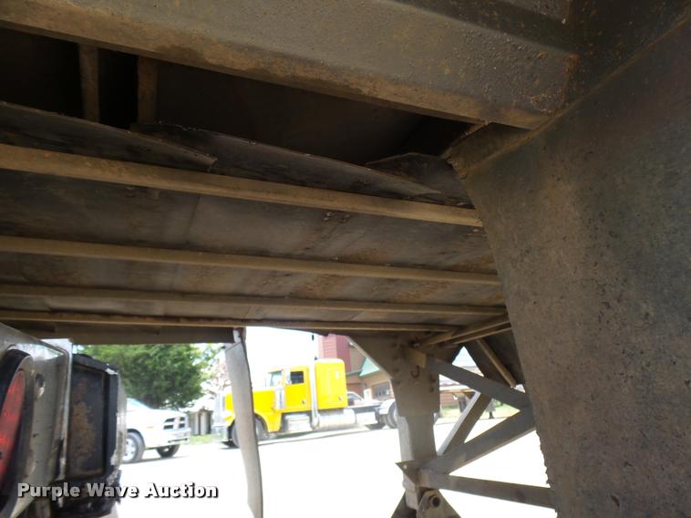 image for item CA9034 2007 Aulick 4270542 live bottom trailer