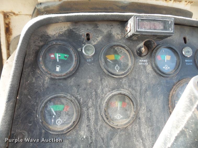 image for item DA1501 1975 Case 1070 tractor