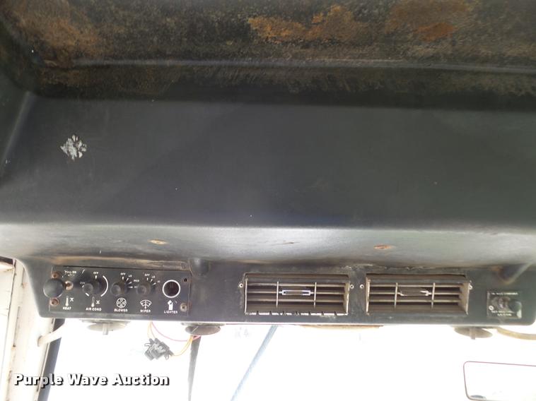 image for item DA1501 1975 Case 1070 tractor