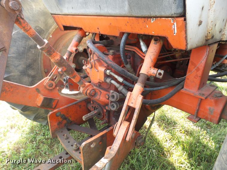 image for item DA1501 1975 Case 1070 tractor