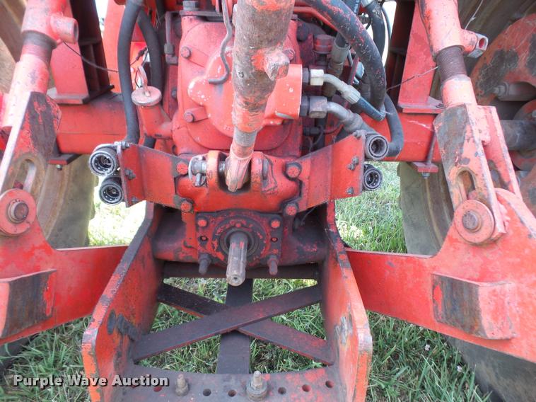 image for item DA1501 1975 Case 1070 tractor