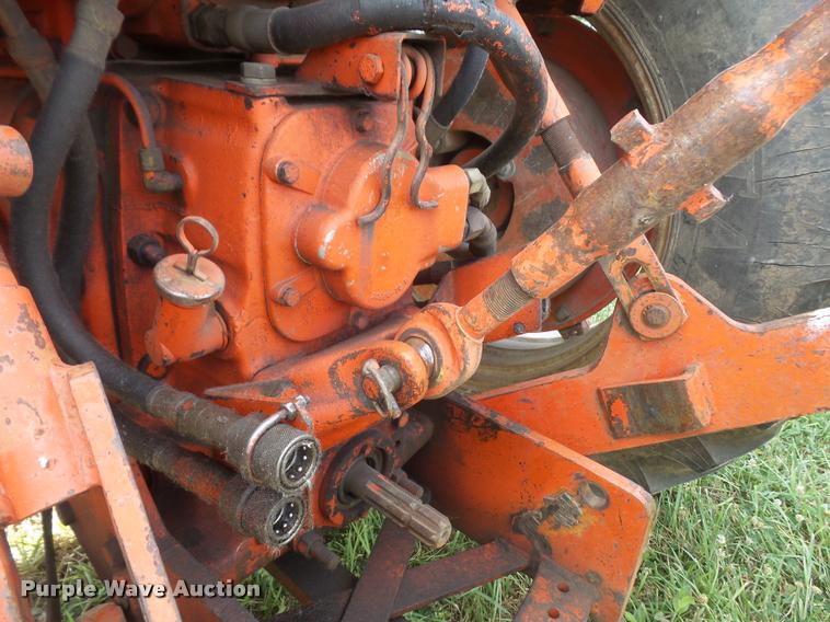 image for item DA1501 1975 Case 1070 tractor