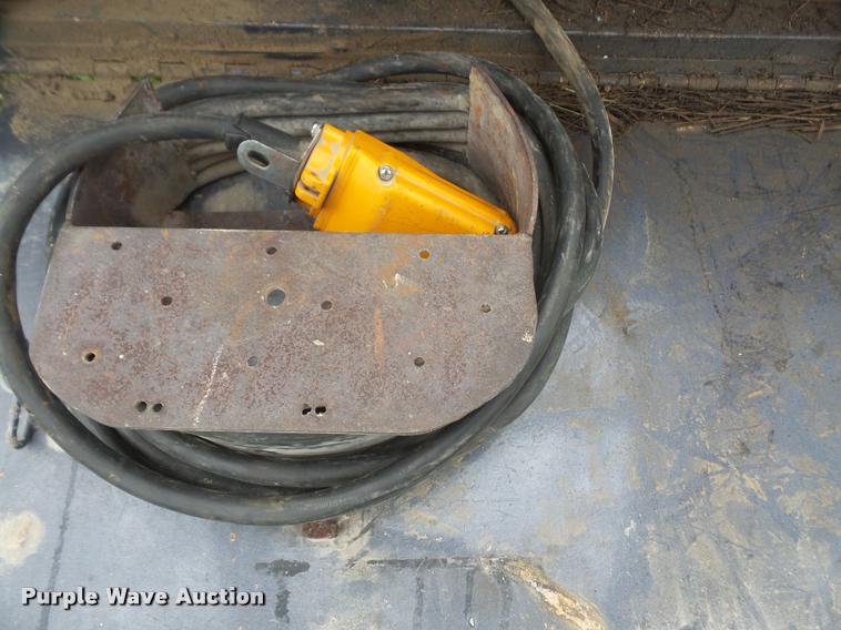 image for item DA1502 2000 Trailman Load-Eez flatbed trailer