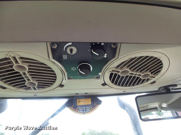 image for item DA2745 2007 John Deere 6415 MFWD tractor