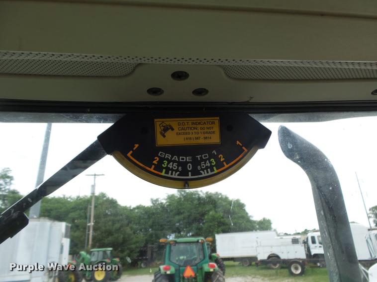 image for item DA2745 2007 John Deere 6415 MFWD tractor