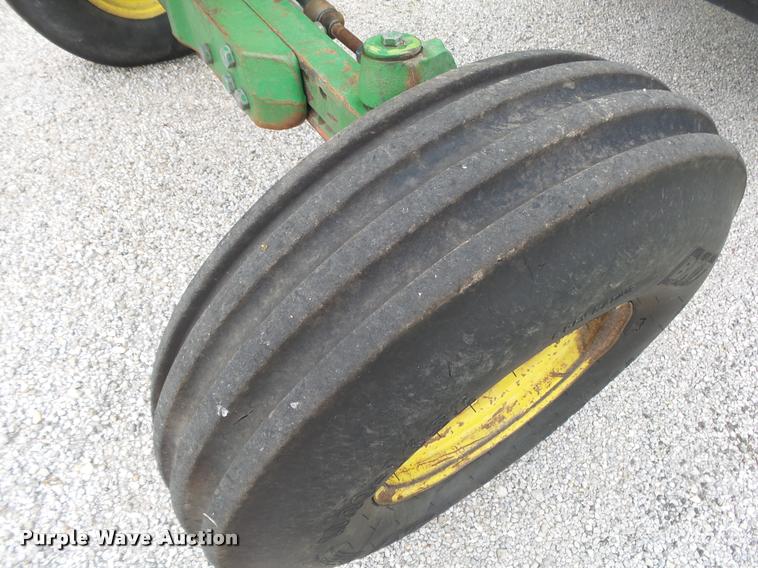 image for item DA2746 2004 John Deere 6615 tractor