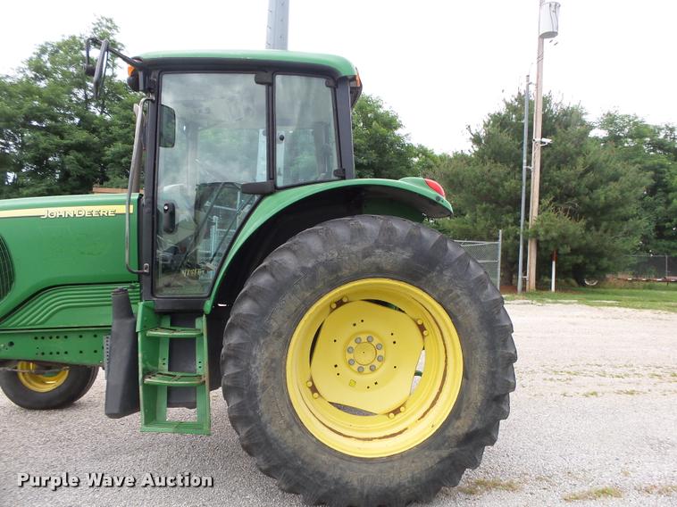 image for item DA2746 2004 John Deere 6615 tractor