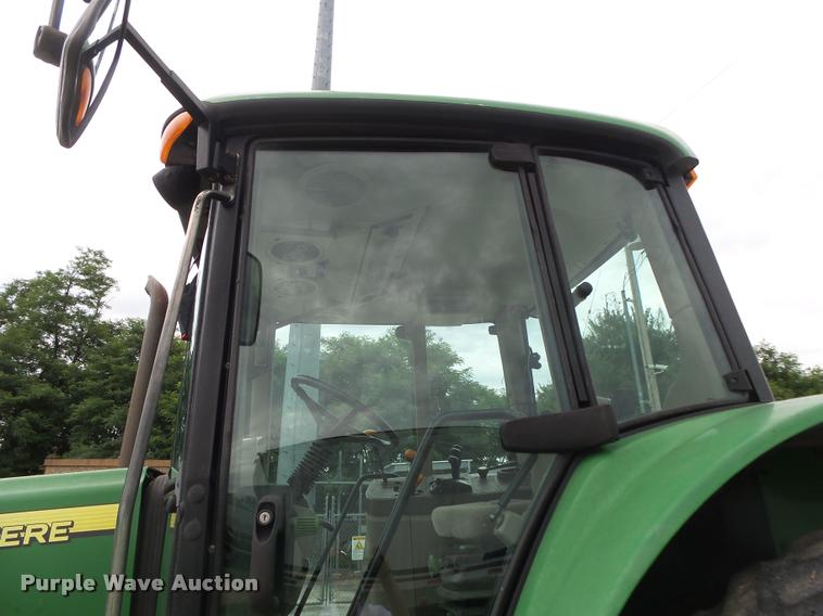 image for item DA2746 2004 John Deere 6615 tractor