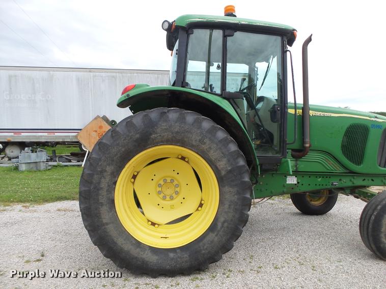 image for item DA2746 2004 John Deere 6615 tractor