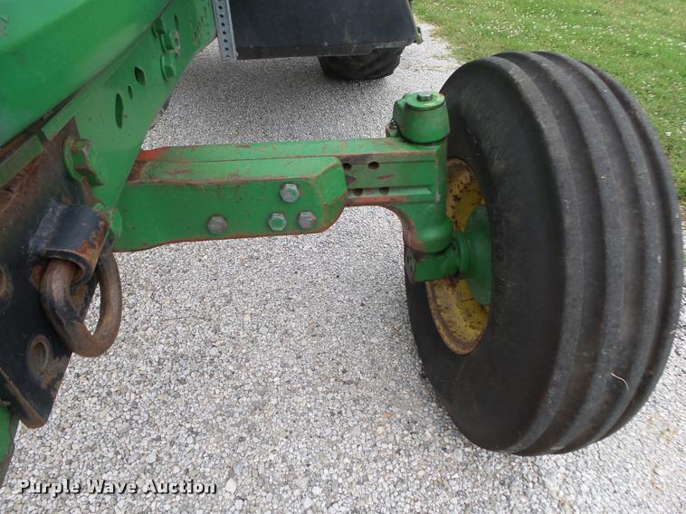 image for item DA2746 2004 John Deere 6615 tractor