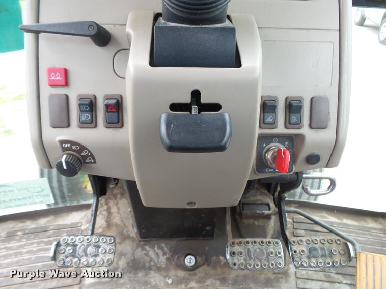 image for item DA2746 2004 John Deere 6615 tractor