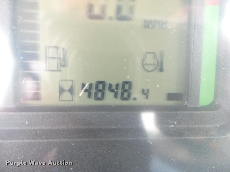 image for item DA2746 2004 John Deere 6615 tractor