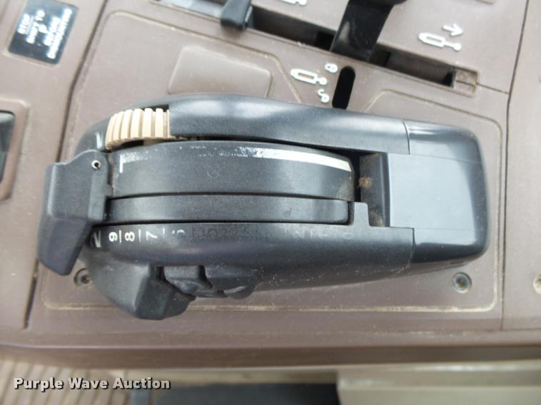 image for item DA2747 2007 John Deere 6415 MFWD tractor