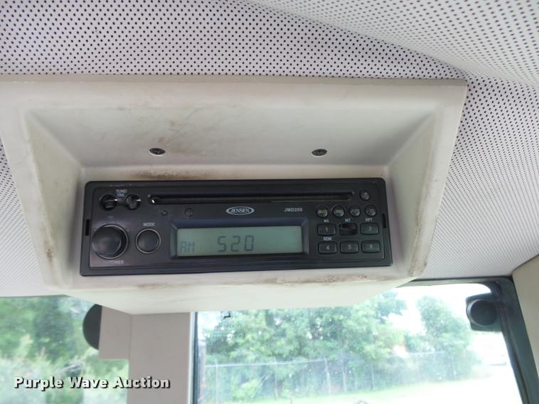 image for item DA2747 2007 John Deere 6415 MFWD tractor