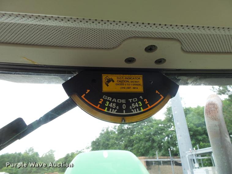 image for item DA2747 2007 John Deere 6415 MFWD tractor