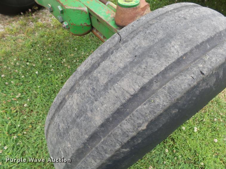 image for item DA2748 2004 John Deere 6615 tractor