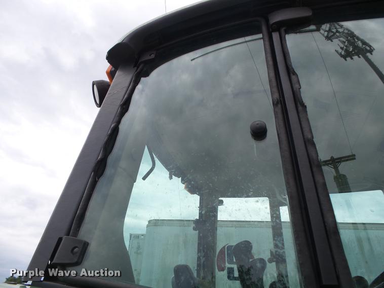 image for item DA2748 2004 John Deere 6615 tractor