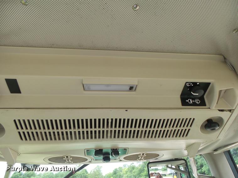 image for item DA2748 2004 John Deere 6615 tractor