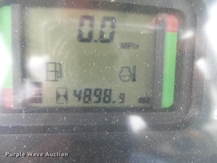 image for item DA2748 2004 John Deere 6615 tractor