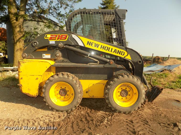 image for item DA3032 2012 New Holland L218 skid steer