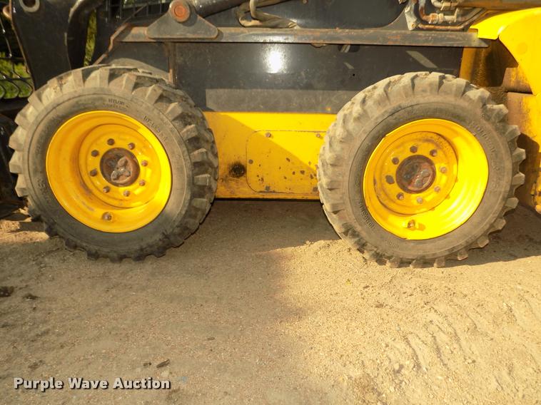 image for item DA3032 2012 New Holland L218 skid steer