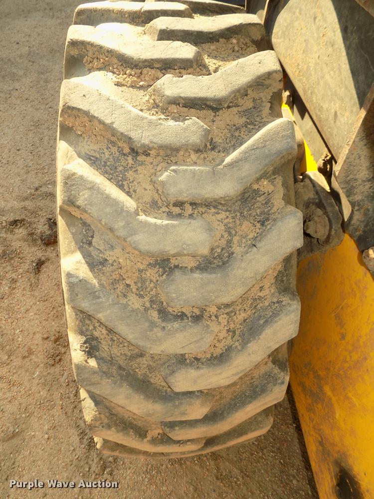 image for item DA3032 2012 New Holland L218 skid steer