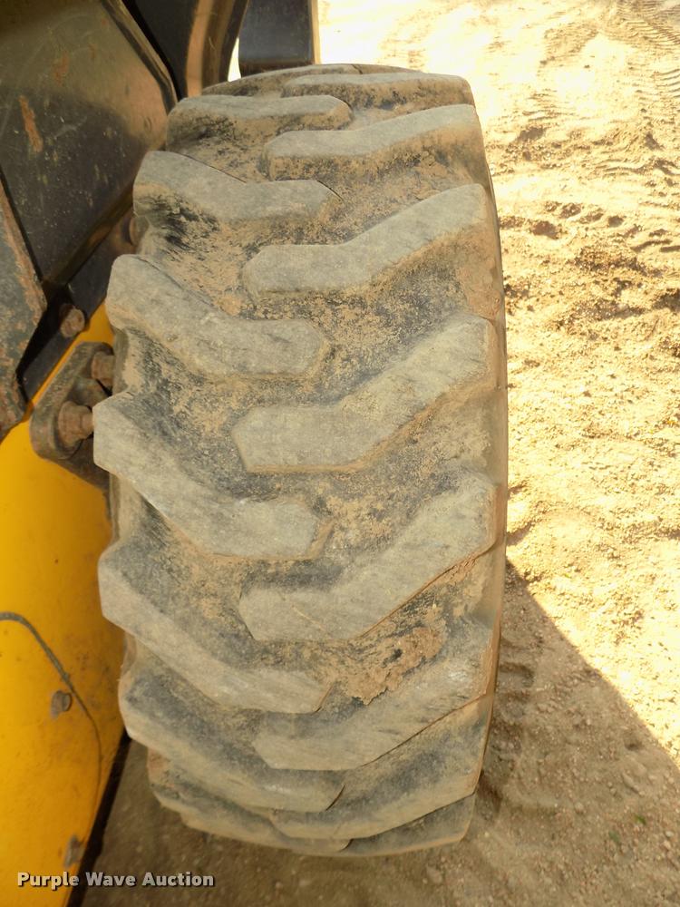 image for item DA3032 2012 New Holland L218 skid steer