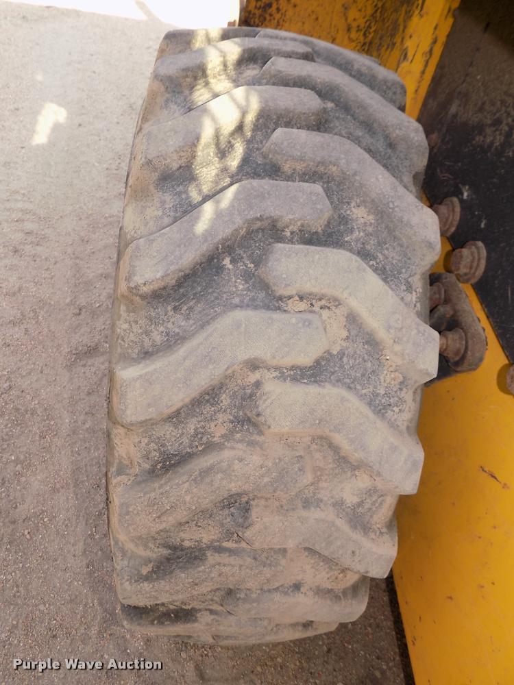 image for item DA3032 2012 New Holland L218 skid steer