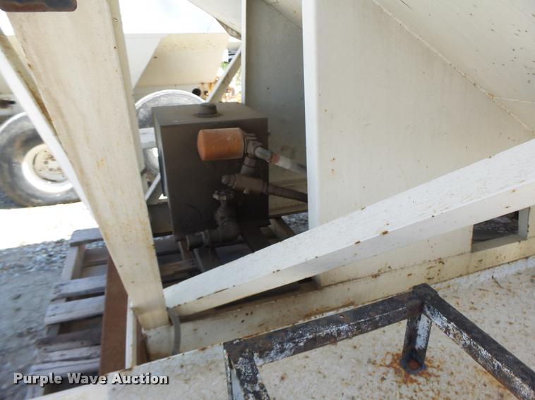 image for item DA3469 Willmar Roadrunner tender bed