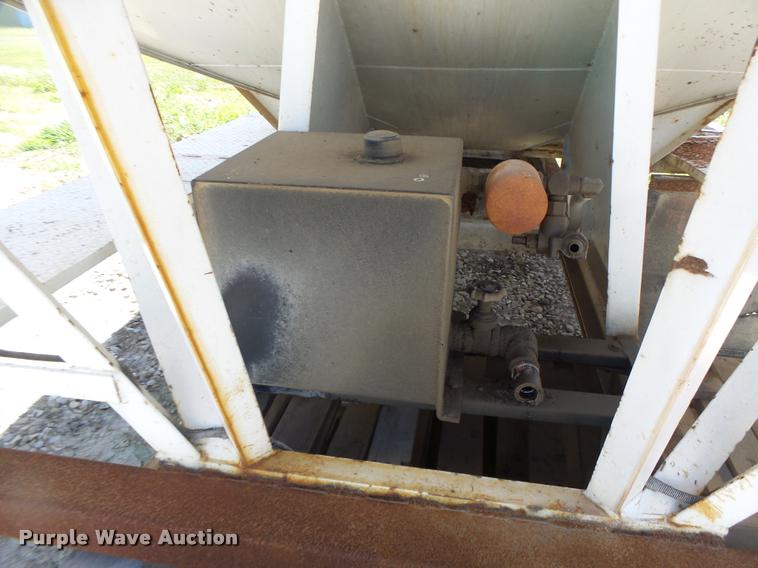 image for item DA3469 Willmar Roadrunner tender bed