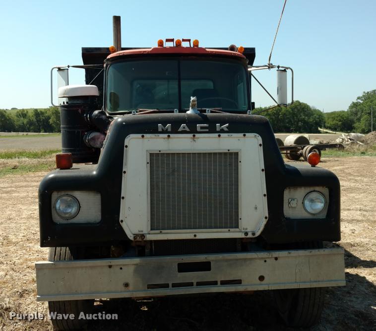 image for item DA5590 1978 Mack RS600L dump truck