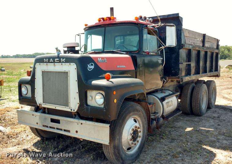 image for item DA5590 1978 Mack RS600L dump truck