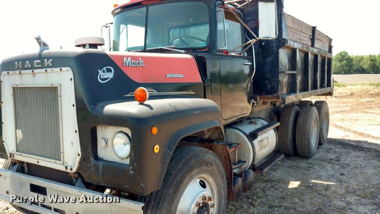 image for item DA5590 1978 Mack RS600L dump truck