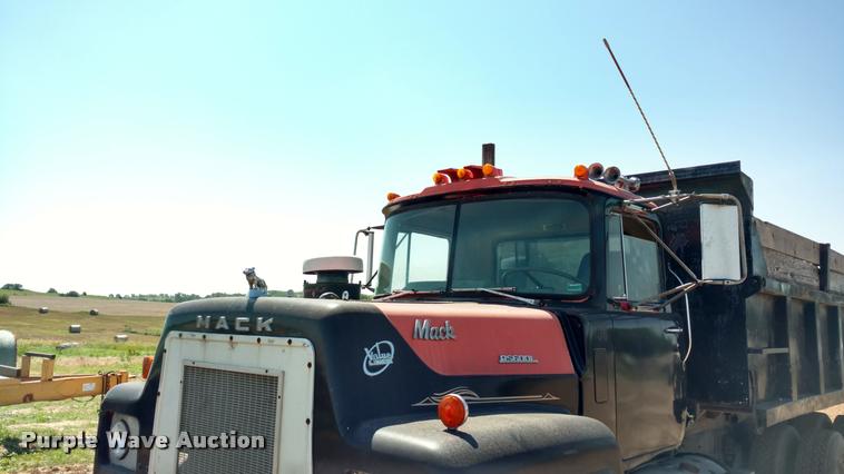 image for item DA5590 1978 Mack RS600L dump truck