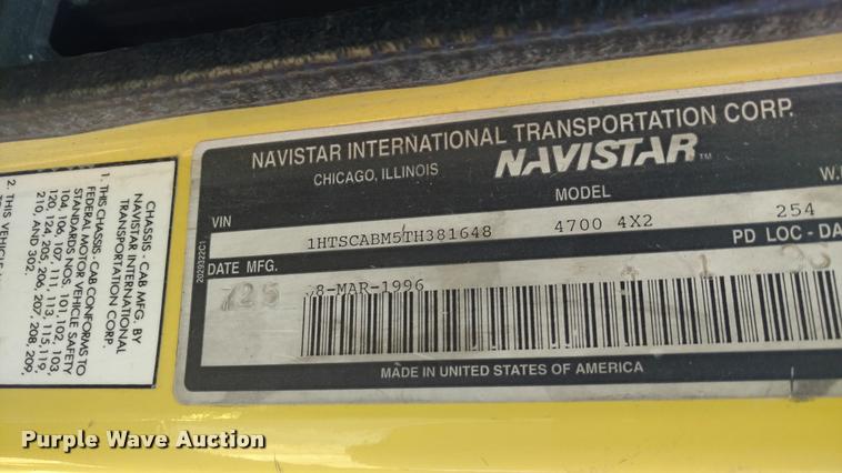 image for item DA5591 1996 International 4700 truck cab and chassis