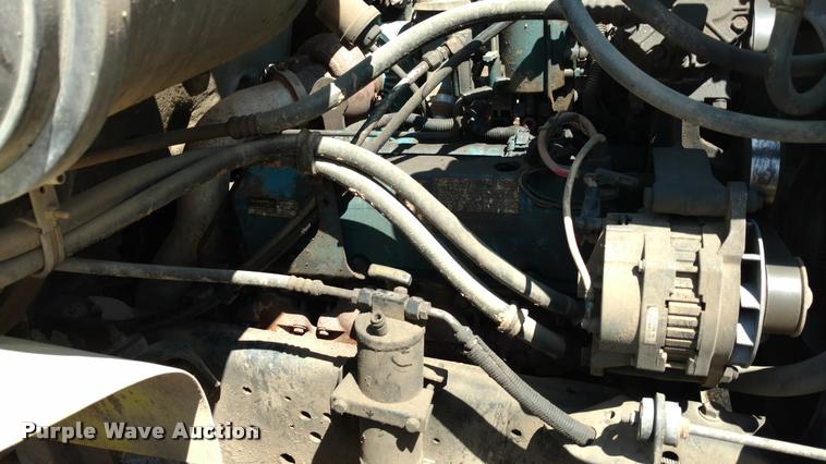 image for item DA5591 1996 International 4700 truck cab and chassis