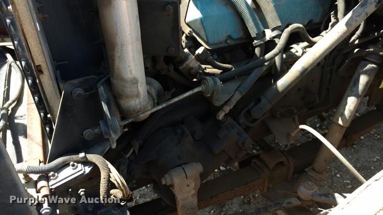 image for item DA5591 1996 International 4700 truck cab and chassis