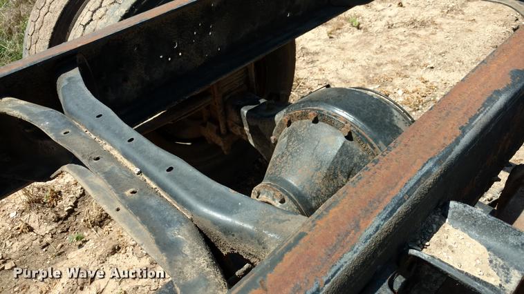 image for item DA5591 1996 International 4700 truck cab and chassis