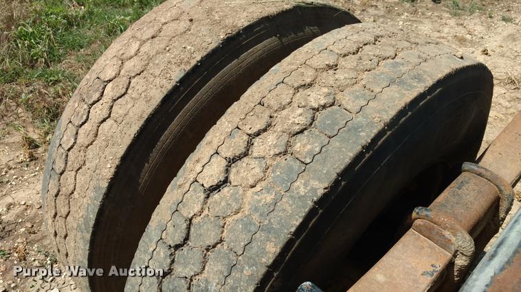 image for item DA5591 1996 International 4700 truck cab and chassis