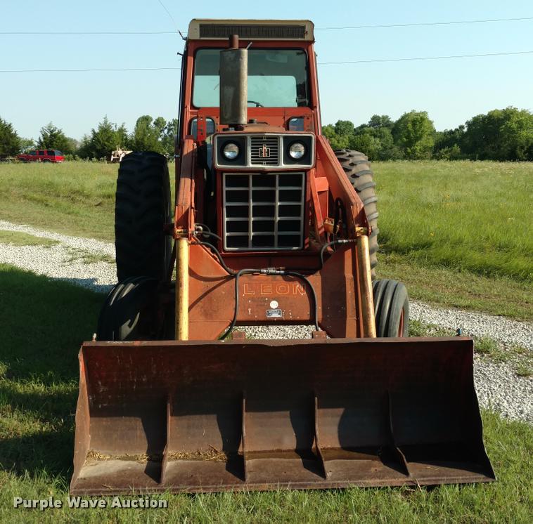 image for item DA5625 1973 International 766 tractor