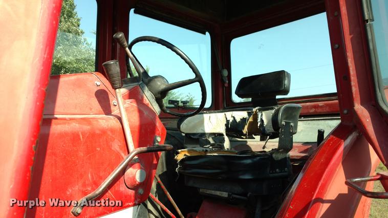 image for item DA5625 1973 International 766 tractor