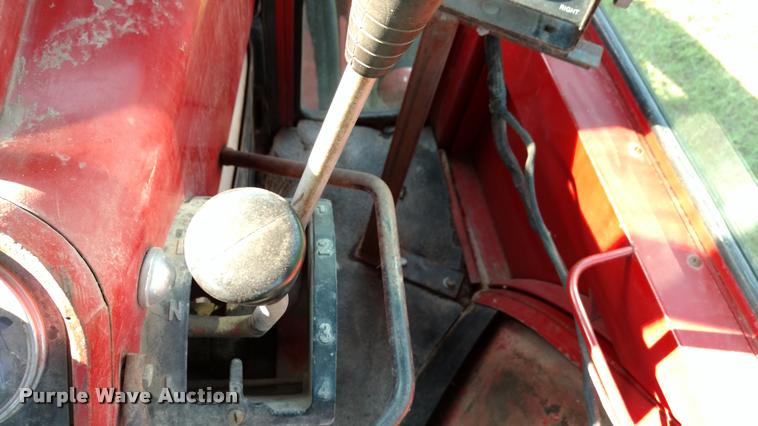 image for item DA5625 1973 International 766 tractor