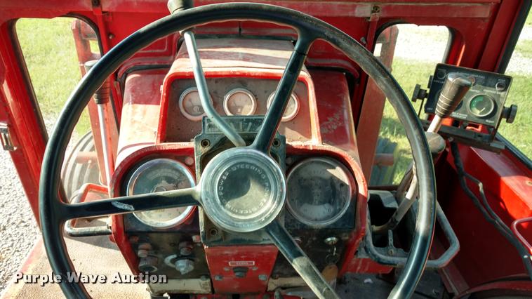 image for item DA5625 1973 International 766 tractor