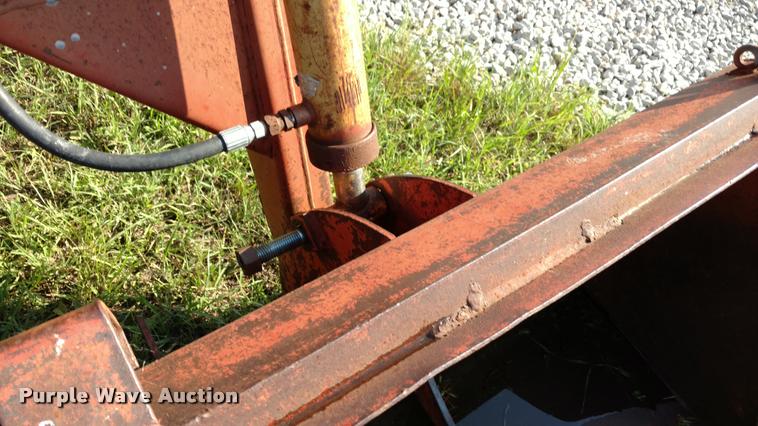 image for item DA5625 1973 International 766 tractor