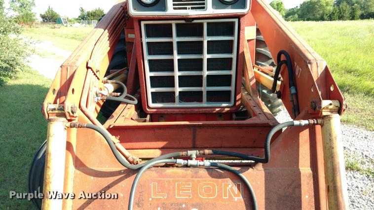 image for item DA5625 1973 International 766 tractor